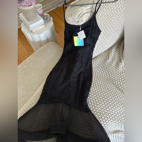 New with Tags mermaid style black lace dress size 4 - Picture 3 of 3